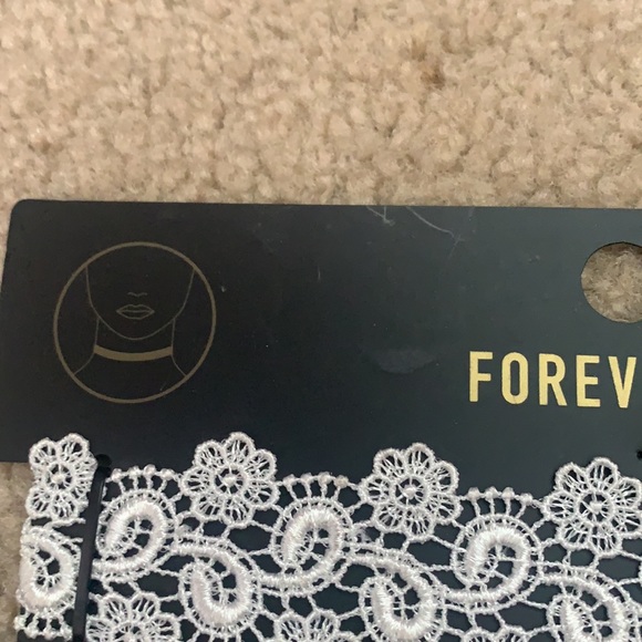 Chocker - Picture 5 of 7